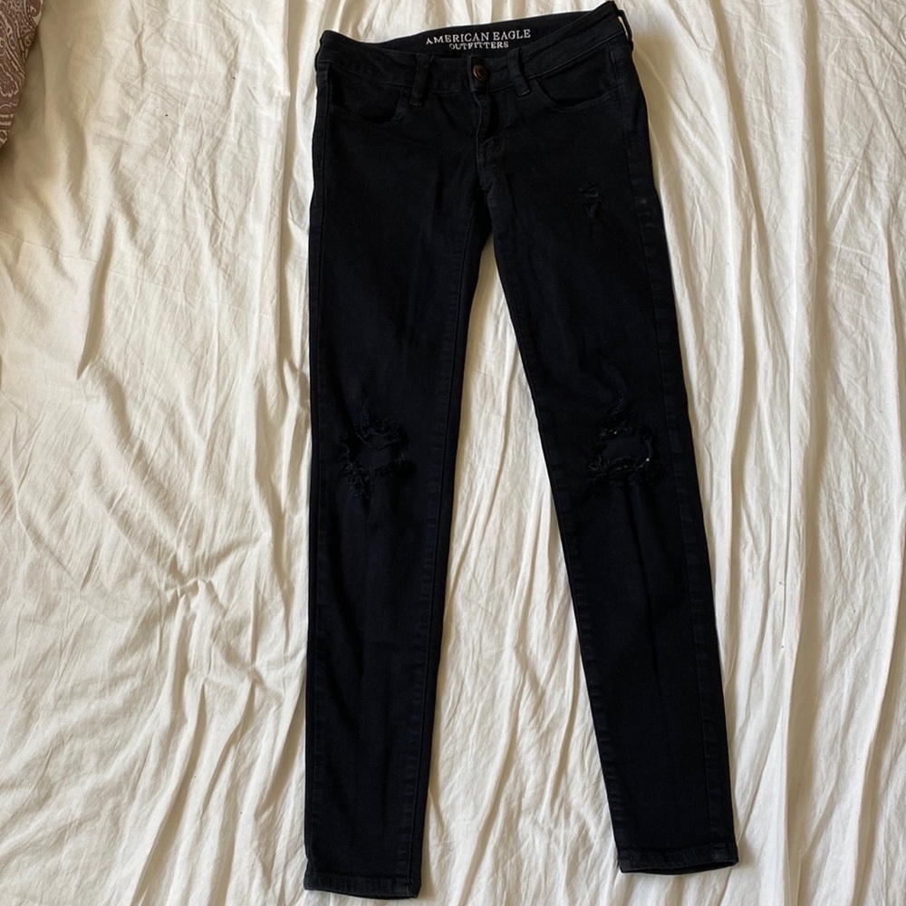 Black ripped American Eagle jeans (00)